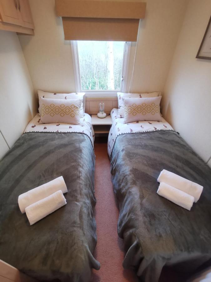 Fab Caravan Holiday Home Colmonell Exterior photo